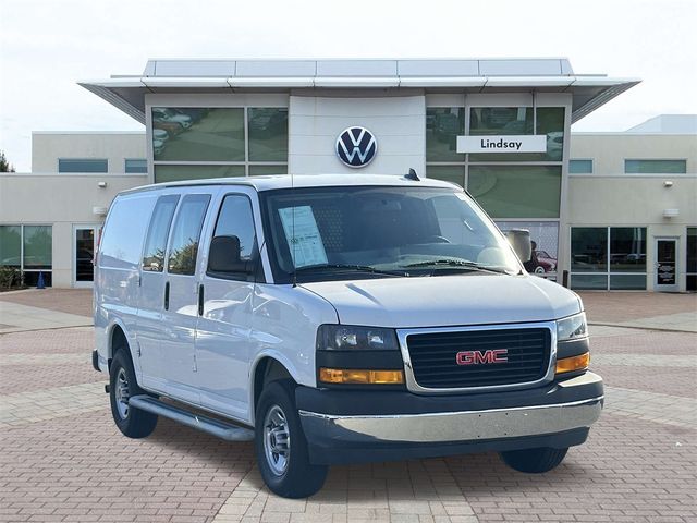 2022 GMC Savana Base