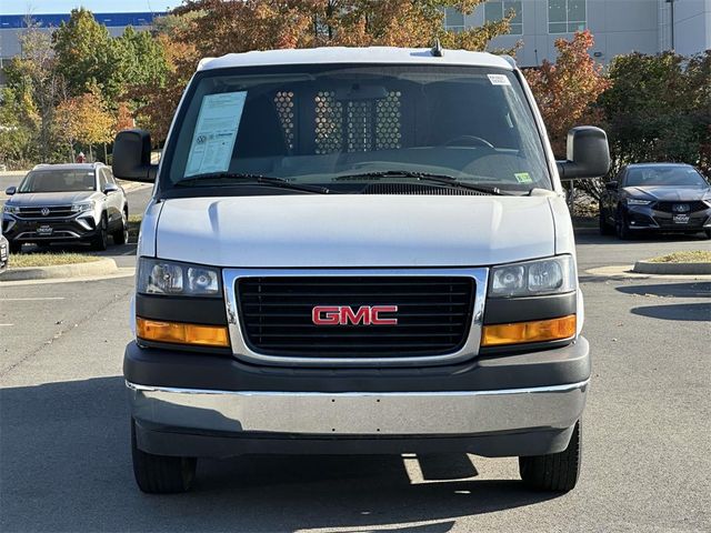 2022 GMC Savana Base