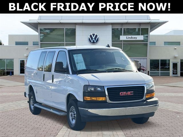 2022 GMC Savana Base