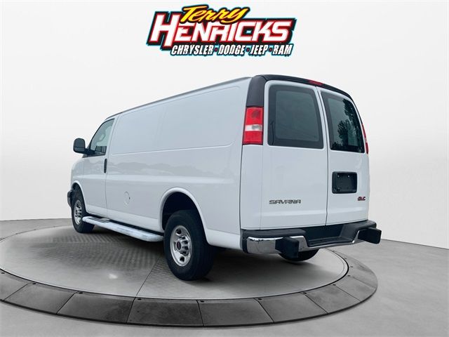 2022 GMC Savana Base