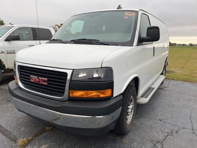 2022 GMC Savana Base