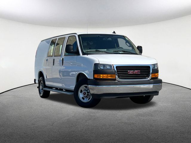 2022 GMC Savana Base