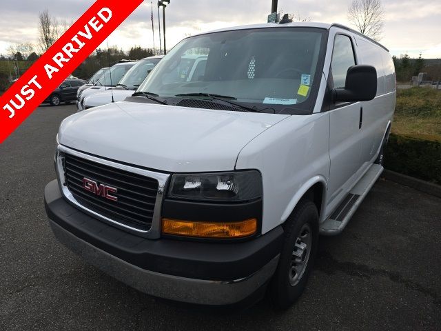 2022 GMC Savana Base