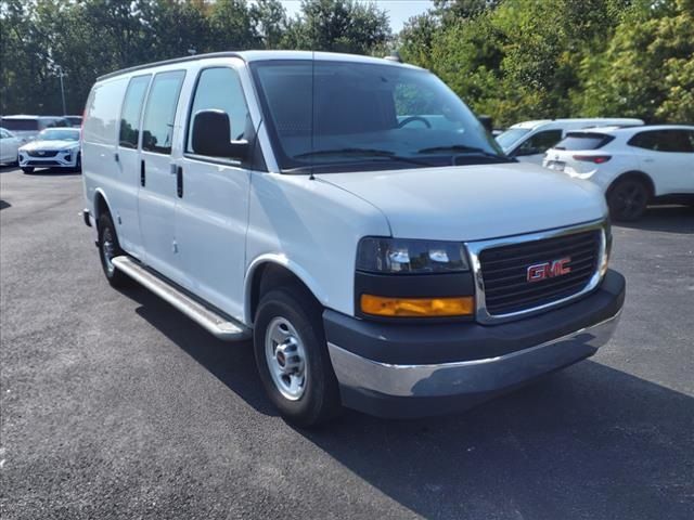 2022 GMC Savana Base