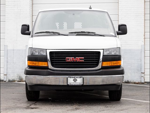 2022 GMC Savana Base