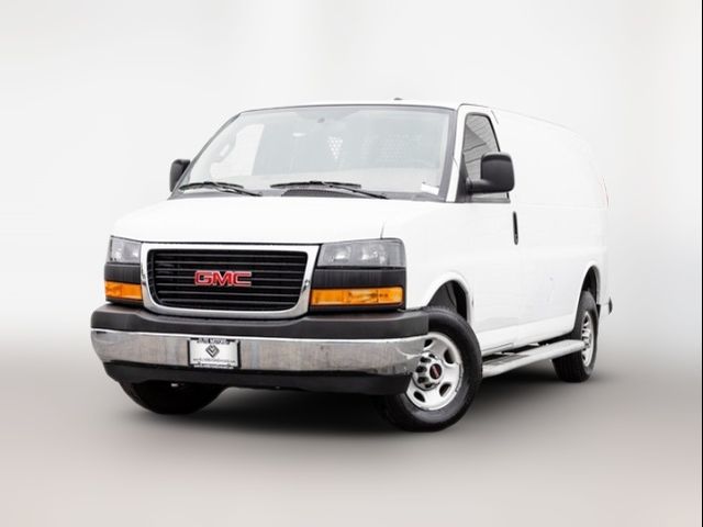 2022 GMC Savana Base