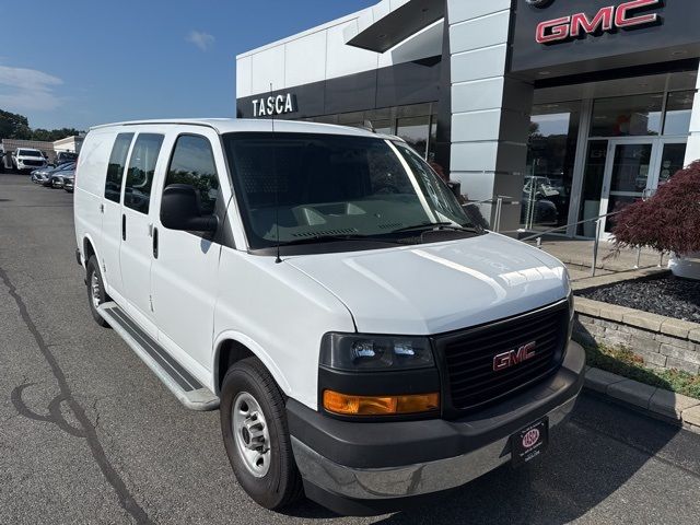 2022 GMC Savana Base