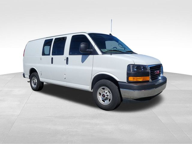 2022 GMC Savana Base