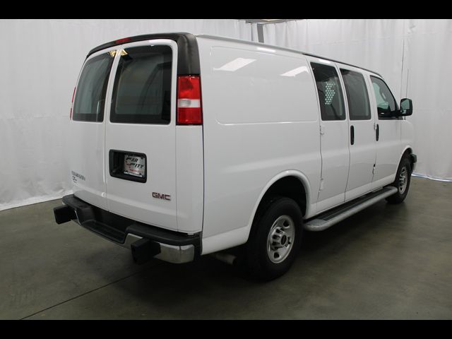 2022 GMC Savana Base