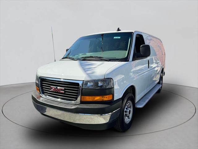 2022 GMC Savana Base