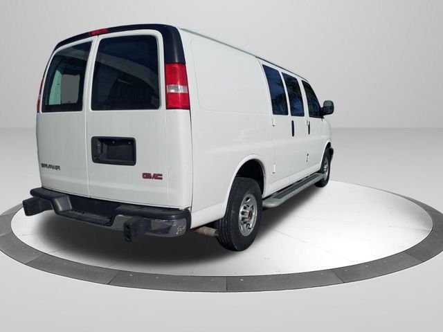 2022 GMC Savana Base