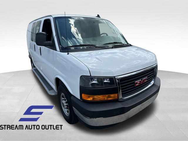 2022 GMC Savana Base