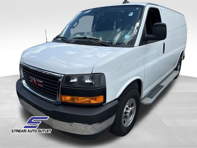 2022 GMC Savana Base