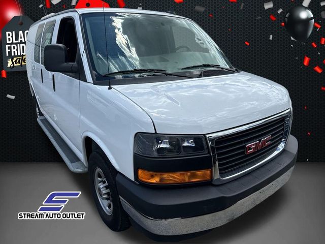 2022 GMC Savana Base