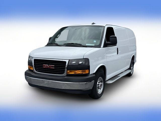 2022 GMC Savana Base