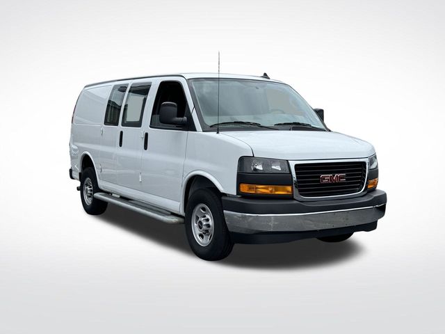 2022 GMC Savana Base