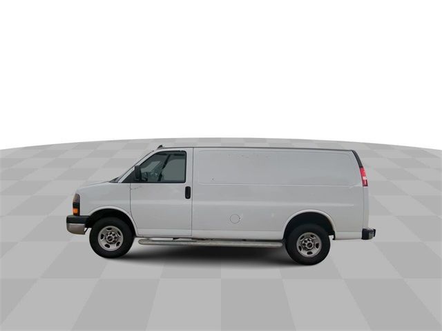 2022 GMC Savana Base