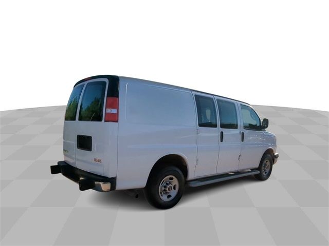 2022 GMC Savana Base