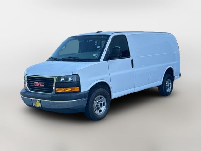 2022 GMC Savana Base