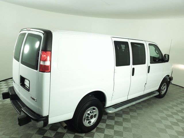 2022 GMC Savana Base