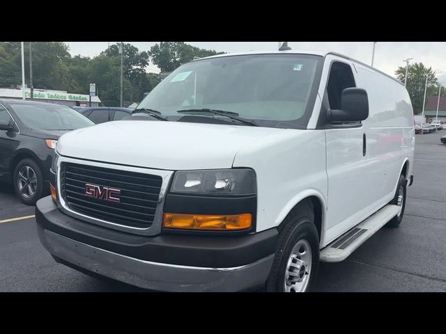 2022 GMC Savana Base