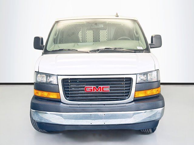 2022 GMC Savana Base