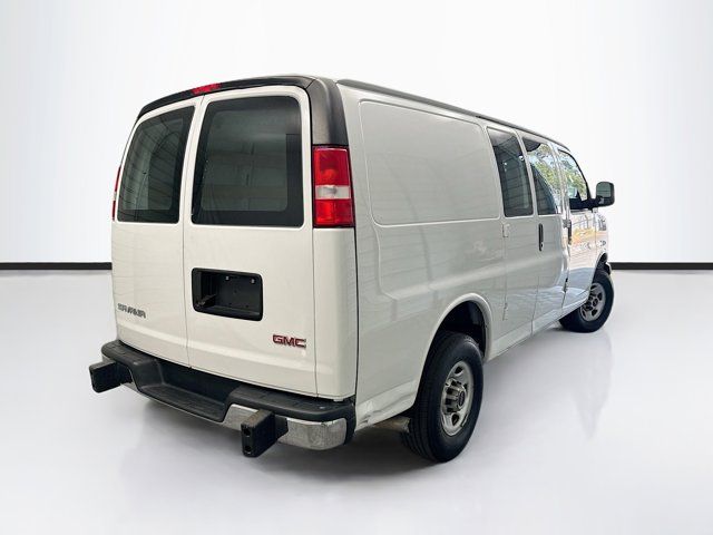 2022 GMC Savana Base