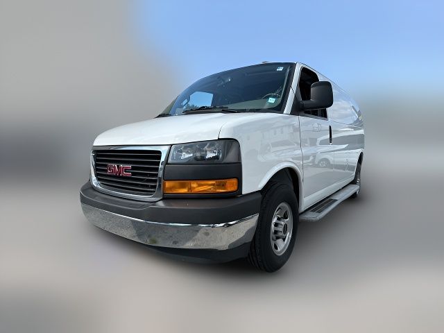 2022 GMC Savana Base