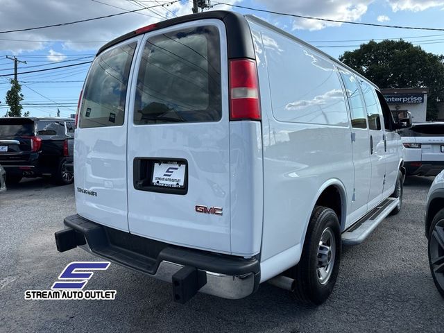 2022 GMC Savana Base