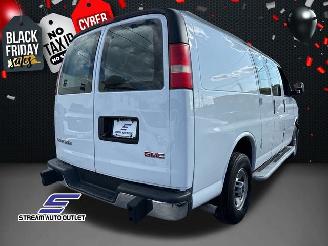 2022 GMC Savana Base