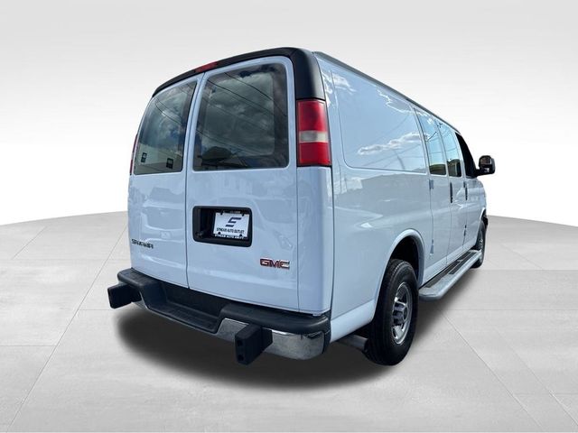 2022 GMC Savana Base