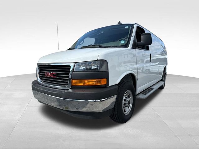 2022 GMC Savana Base