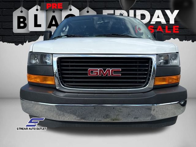 2022 GMC Savana Base