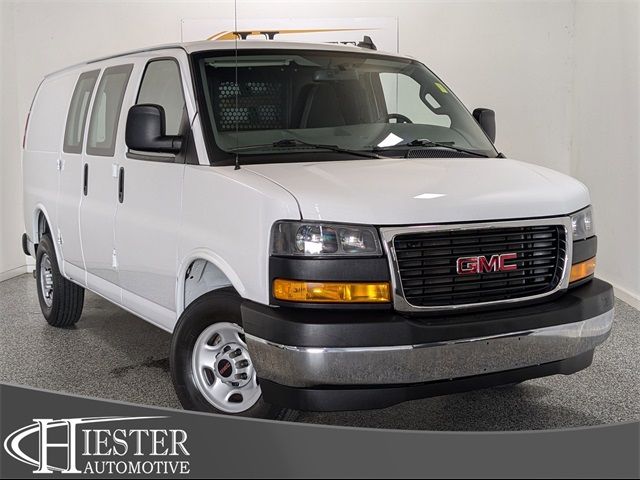 2022 GMC Savana Base