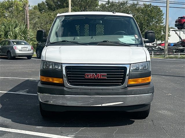 2022 GMC Savana Base