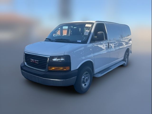 2022 GMC Savana Base