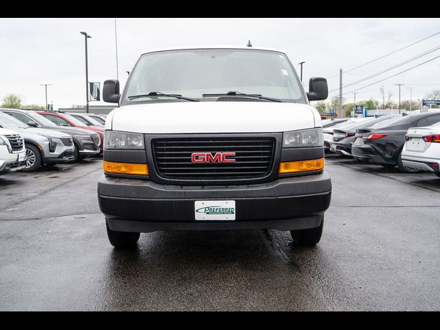 2022 GMC Savana Base
