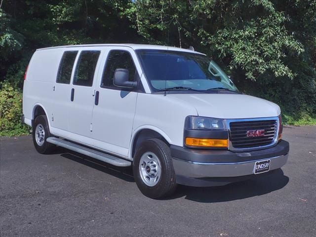 2022 GMC Savana Base