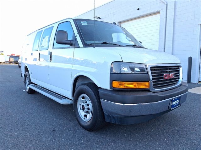 2022 GMC Savana Base