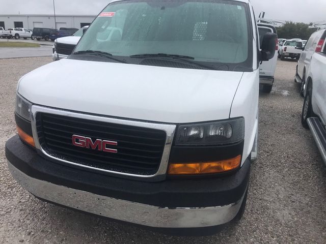 2022 GMC Savana Base