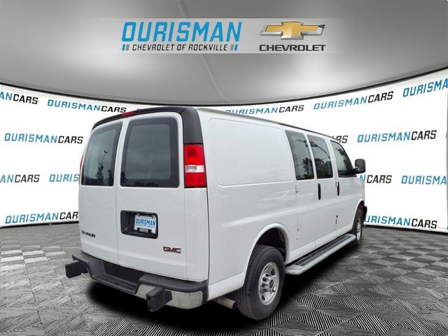 2022 GMC Savana Base