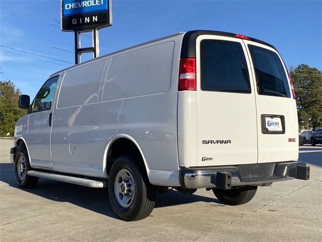 2022 GMC Savana Base