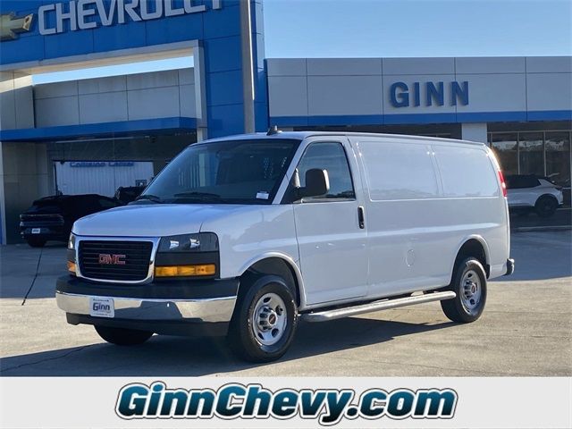 2022 GMC Savana Base