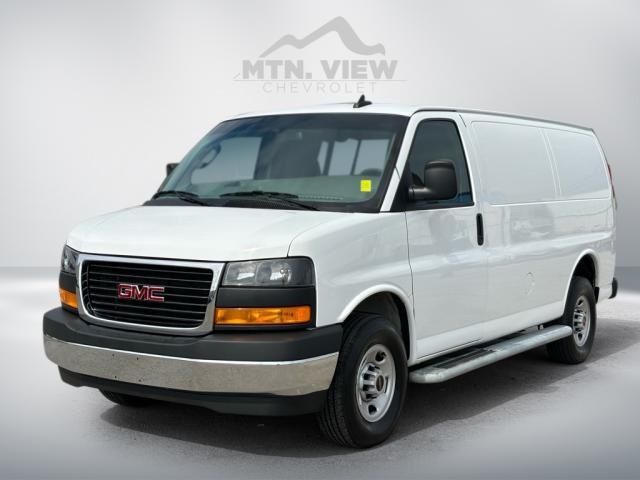 2022 GMC Savana Base