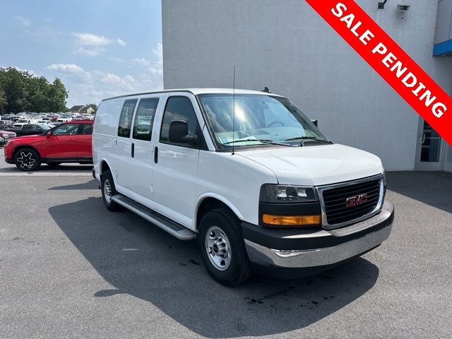 2022 GMC Savana Base