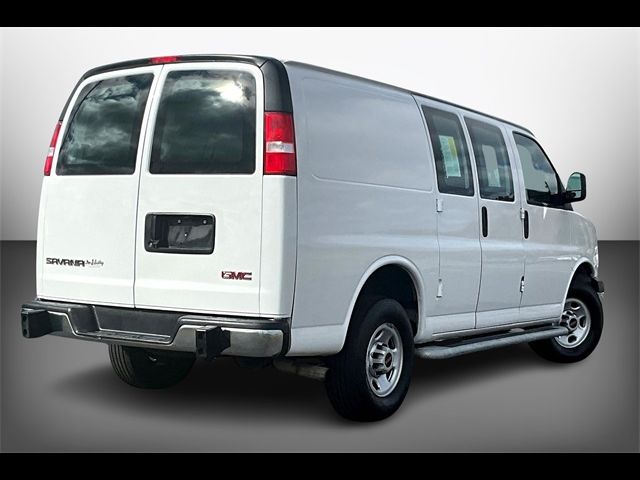 2022 GMC Savana Base