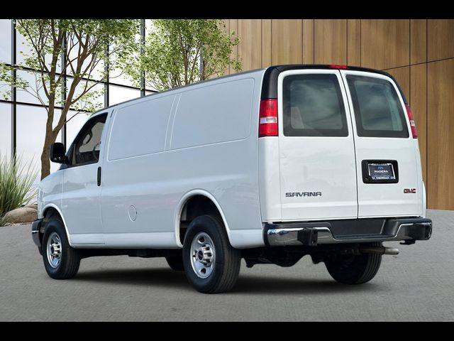 2022 GMC Savana Base