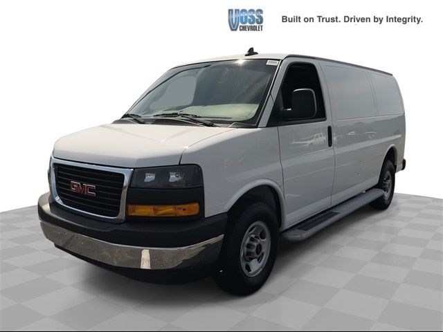 2022 GMC Savana Base