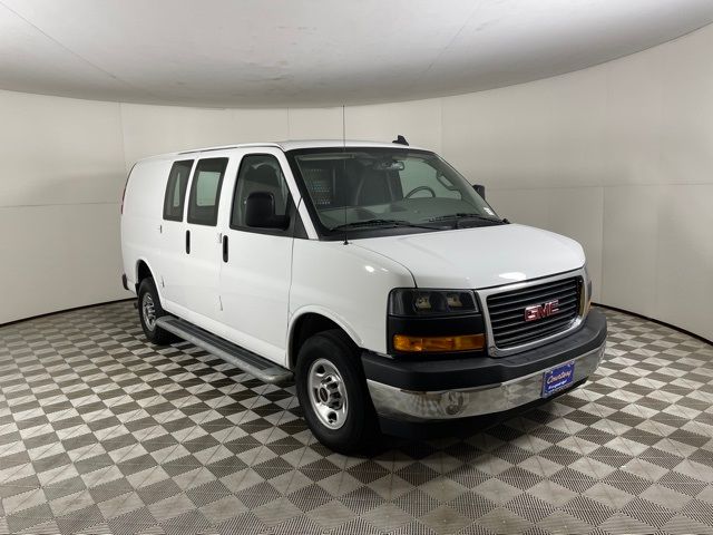 2022 GMC Savana Base