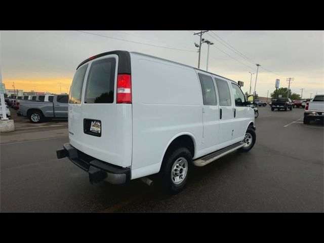 2022 GMC Savana Base